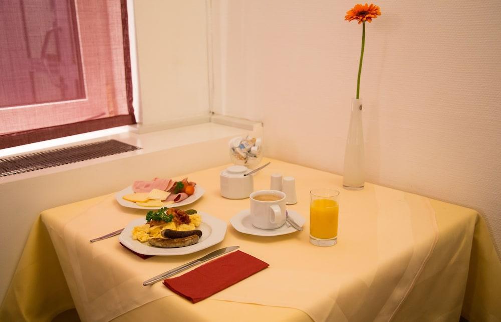 Leomar Hotel Ulm Exterior photo